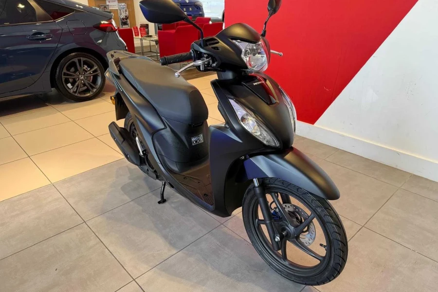 Vehicle Image - 1