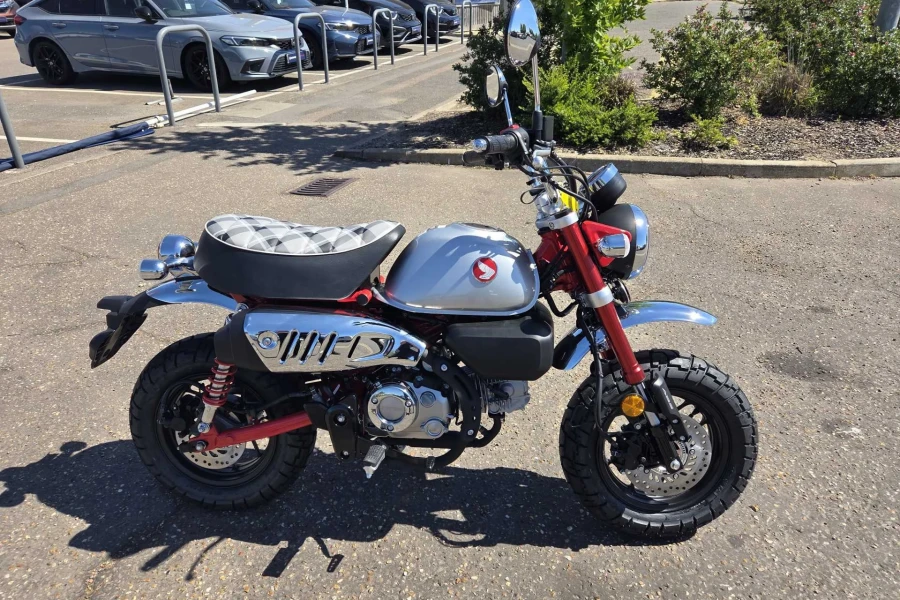 Vehicle Image - 1