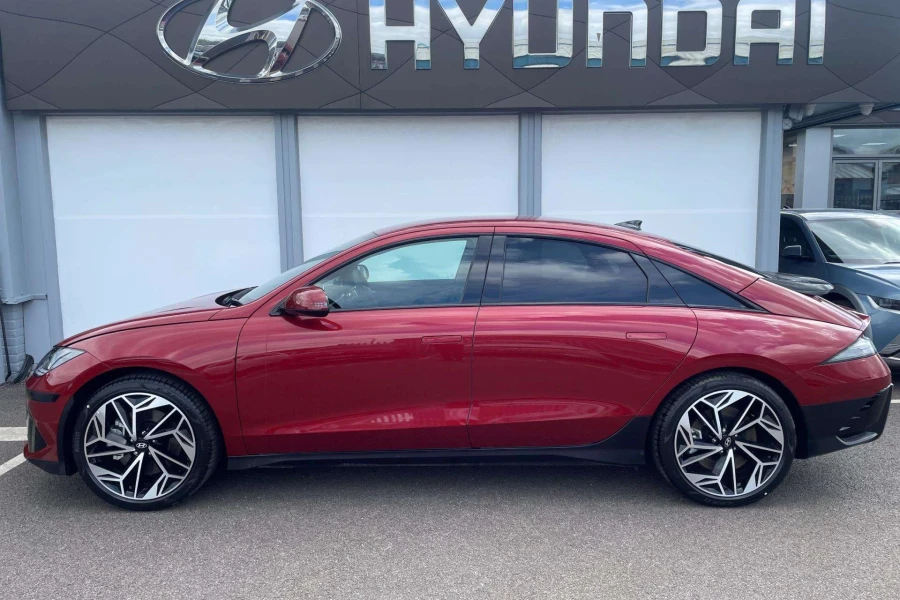 Vehicle Image - 2