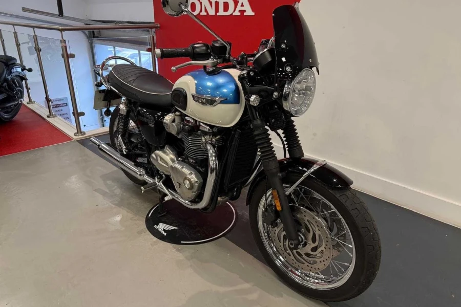 Vehicle Image - 1