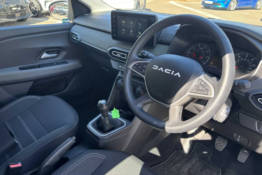 Vehicle Image - 3