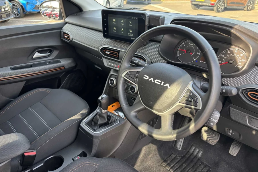 Vehicle Image - 3