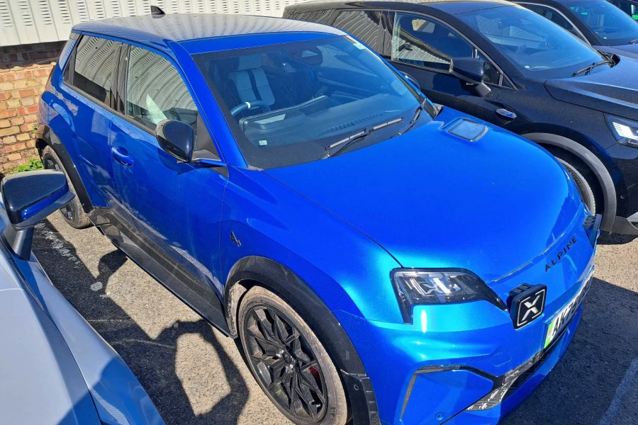 Vehicle Image - 0