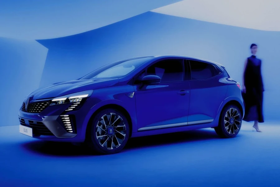 Vehicle Image - 2