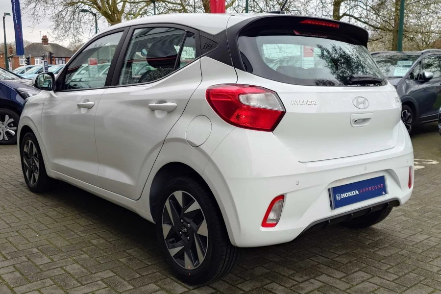 Vehicle Image - 2