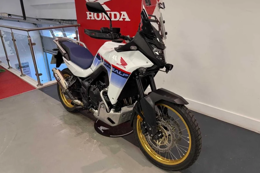 Vehicle Image - 1