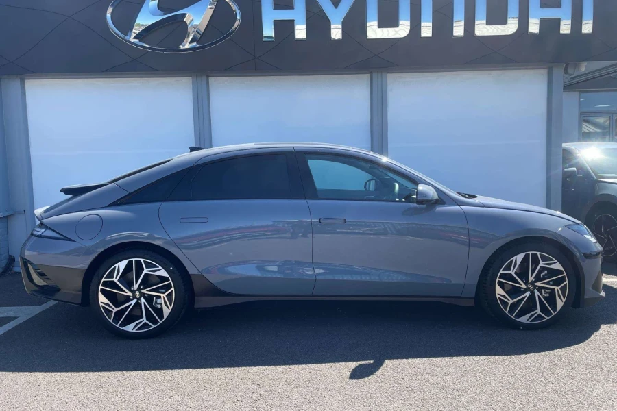 Vehicle Image - 1