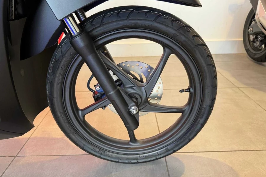 Vehicle Image - 3
