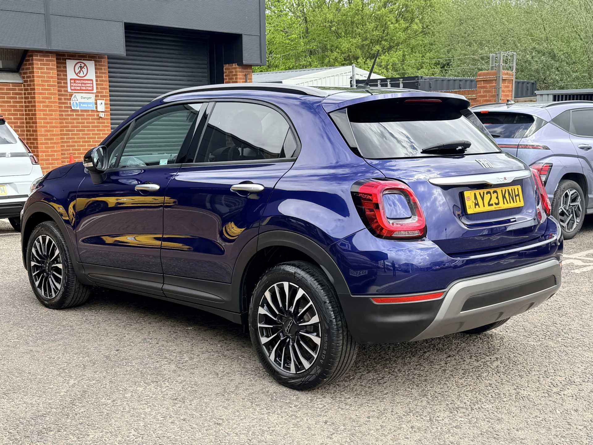 Vehicle image 3
