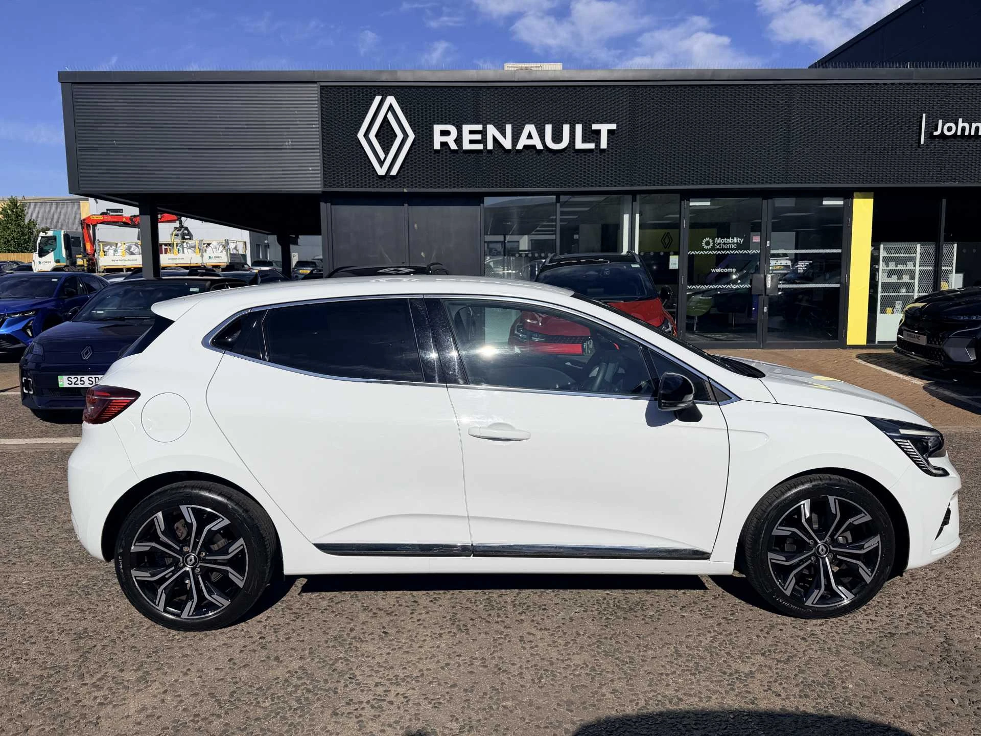 Vehicle image 6