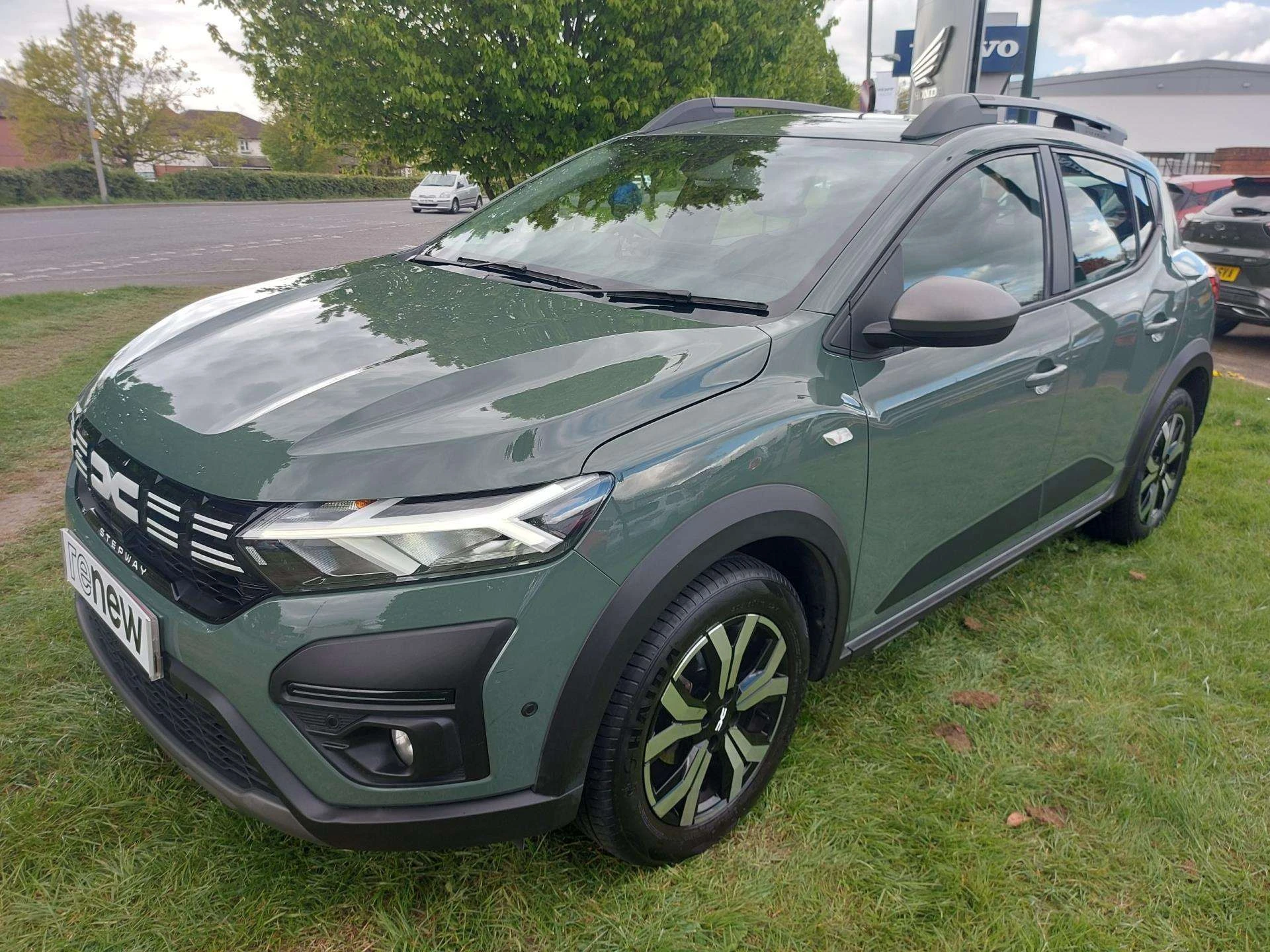 Vehicle image 3