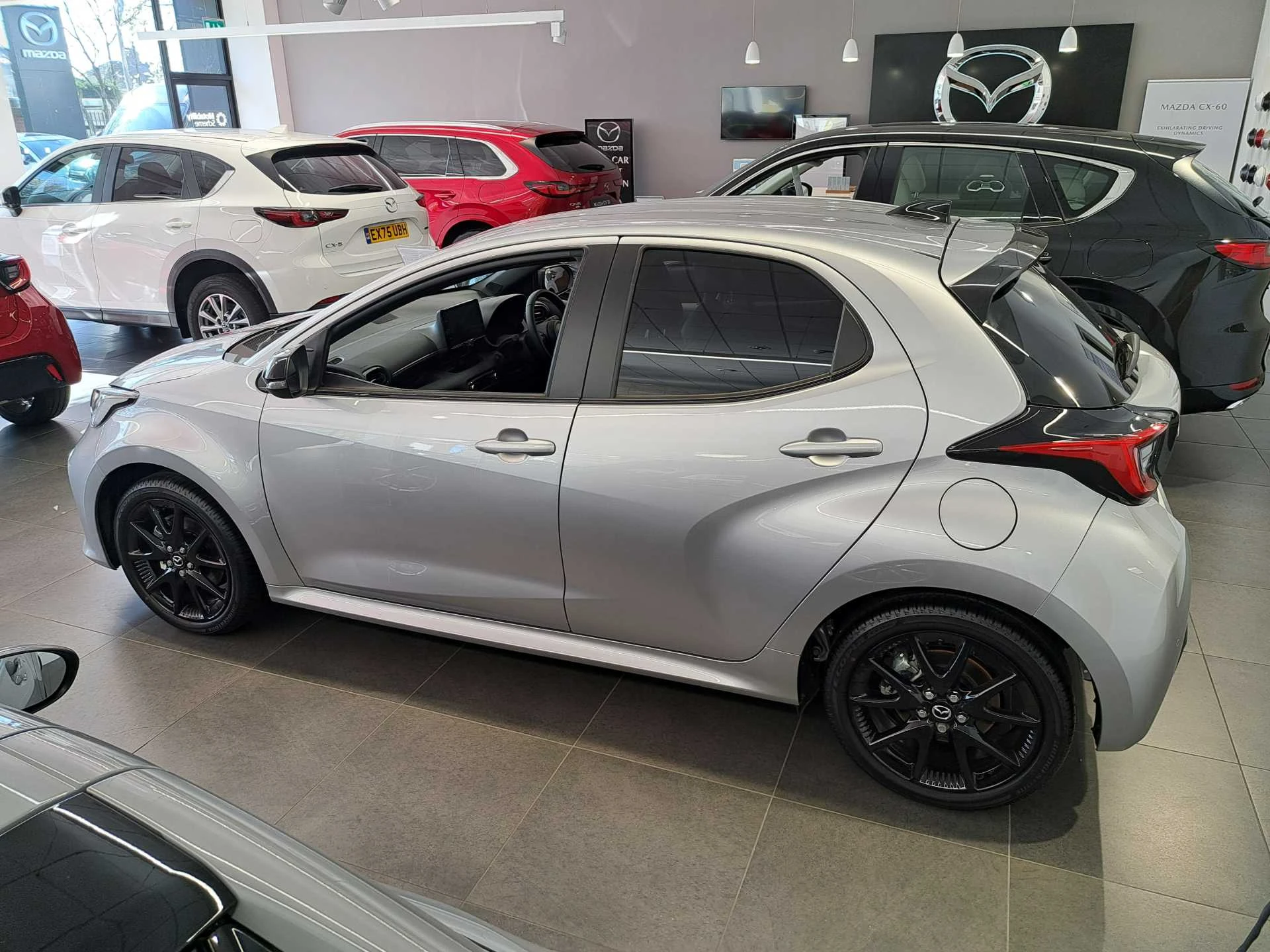 Vehicle image 6