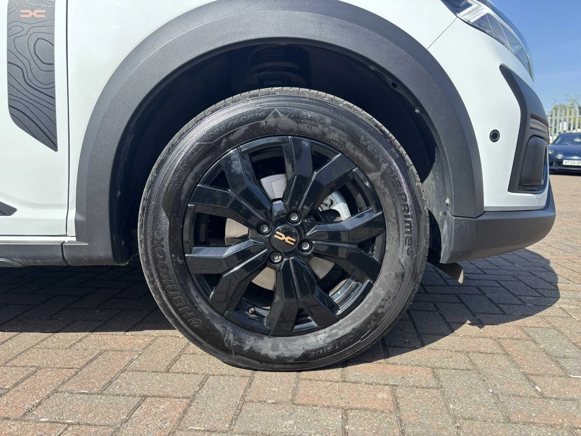 Vehicle image 6