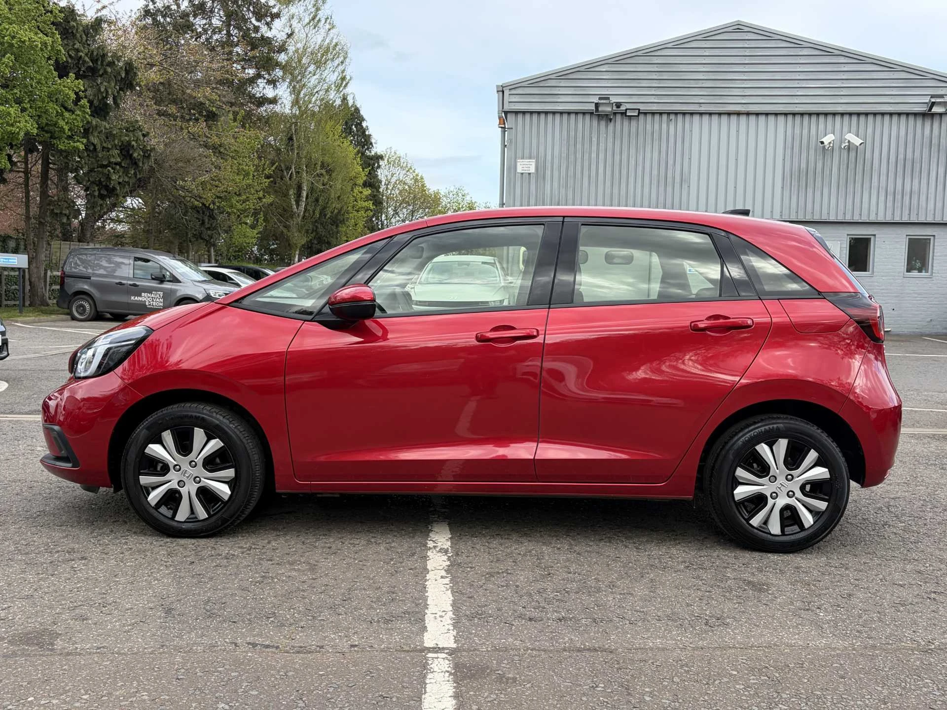 Vehicle image 5