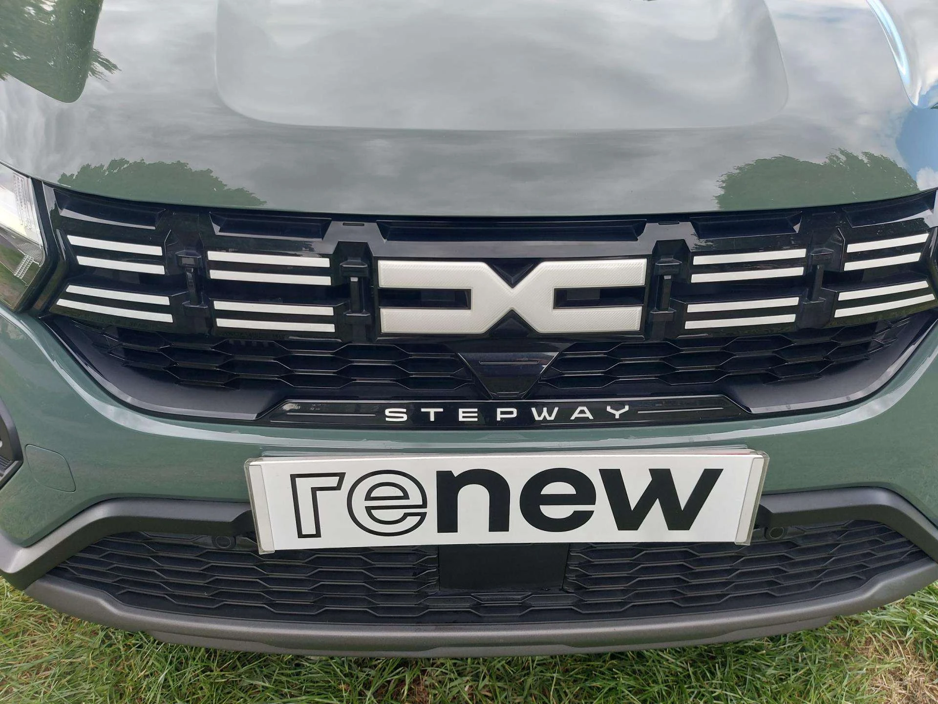 Vehicle image 6