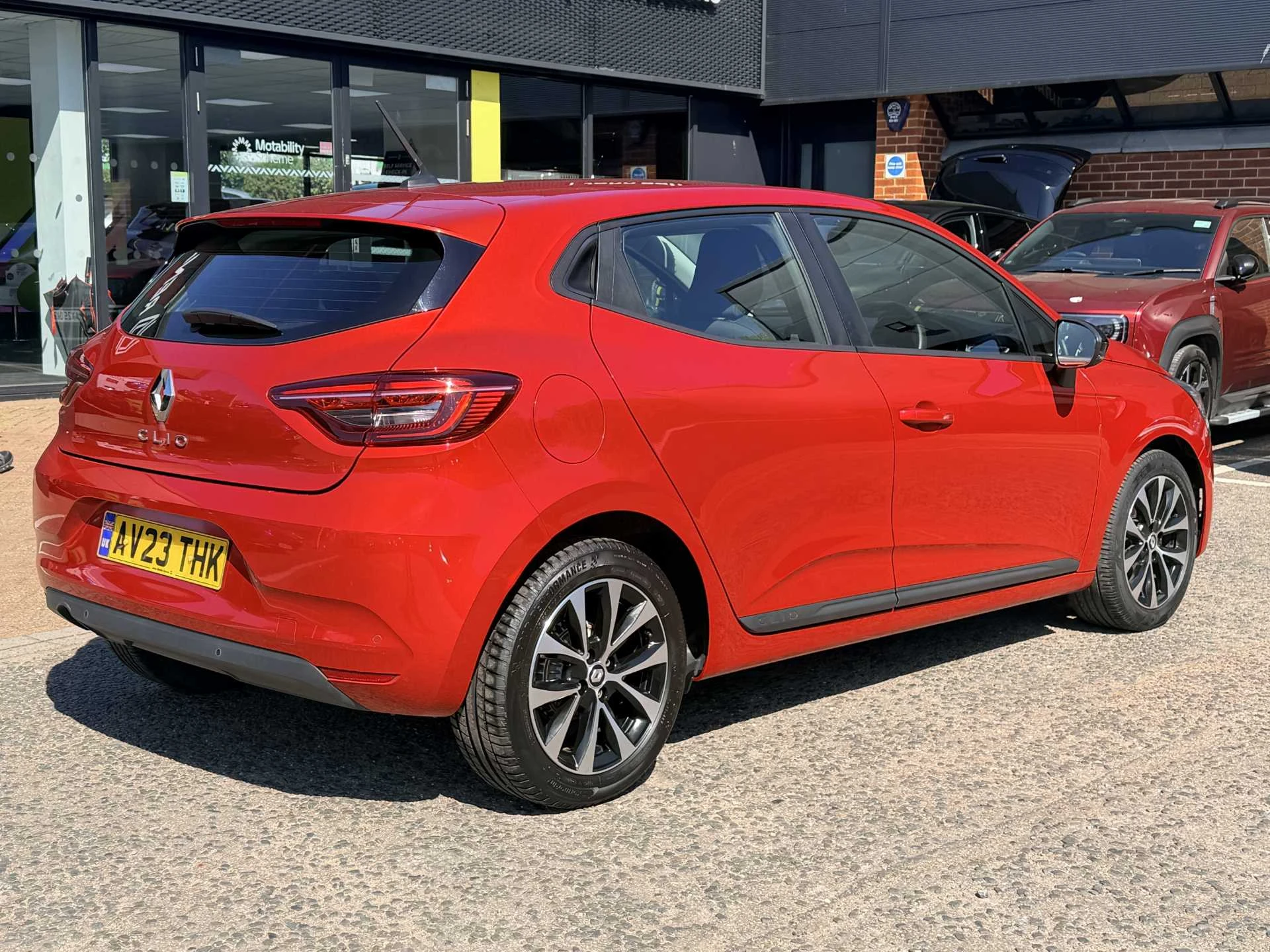 Vehicle image 4