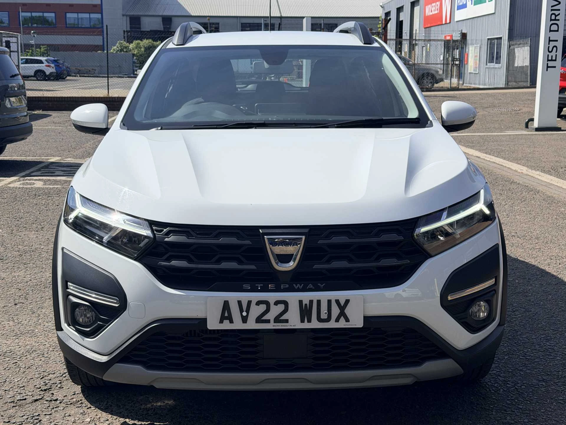 Vehicle image 6