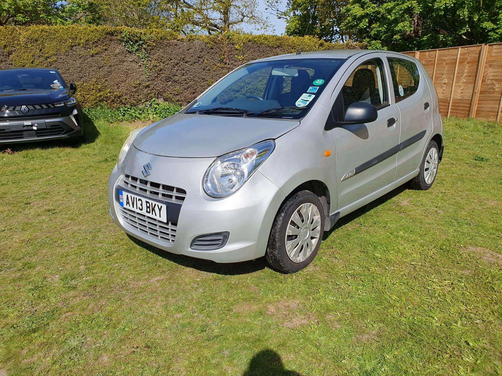 Vehicle image 3