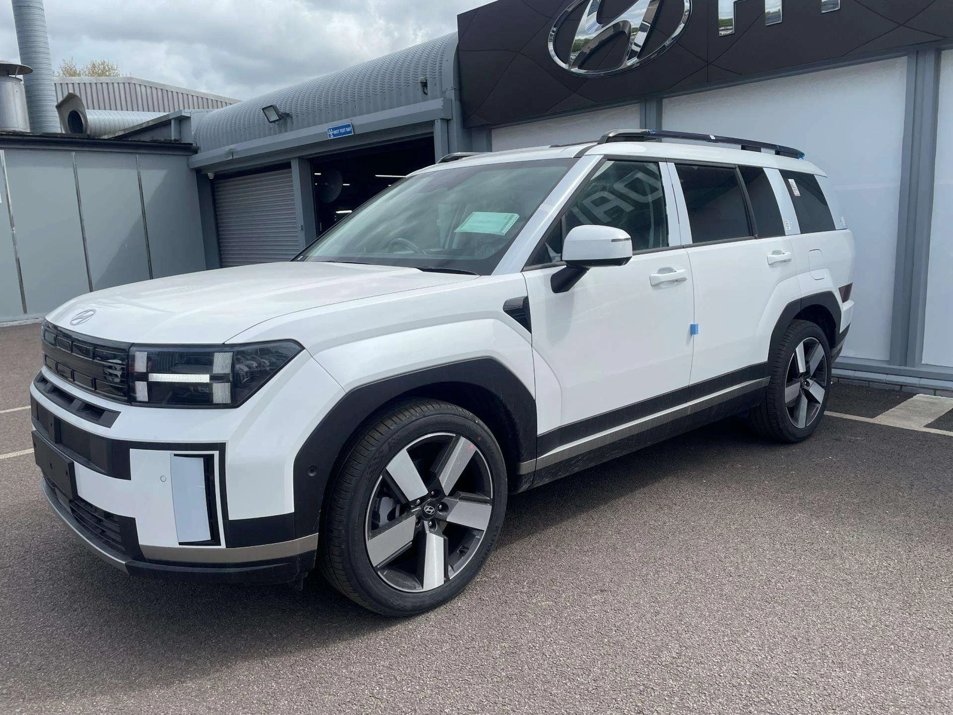 Vehicle image 6