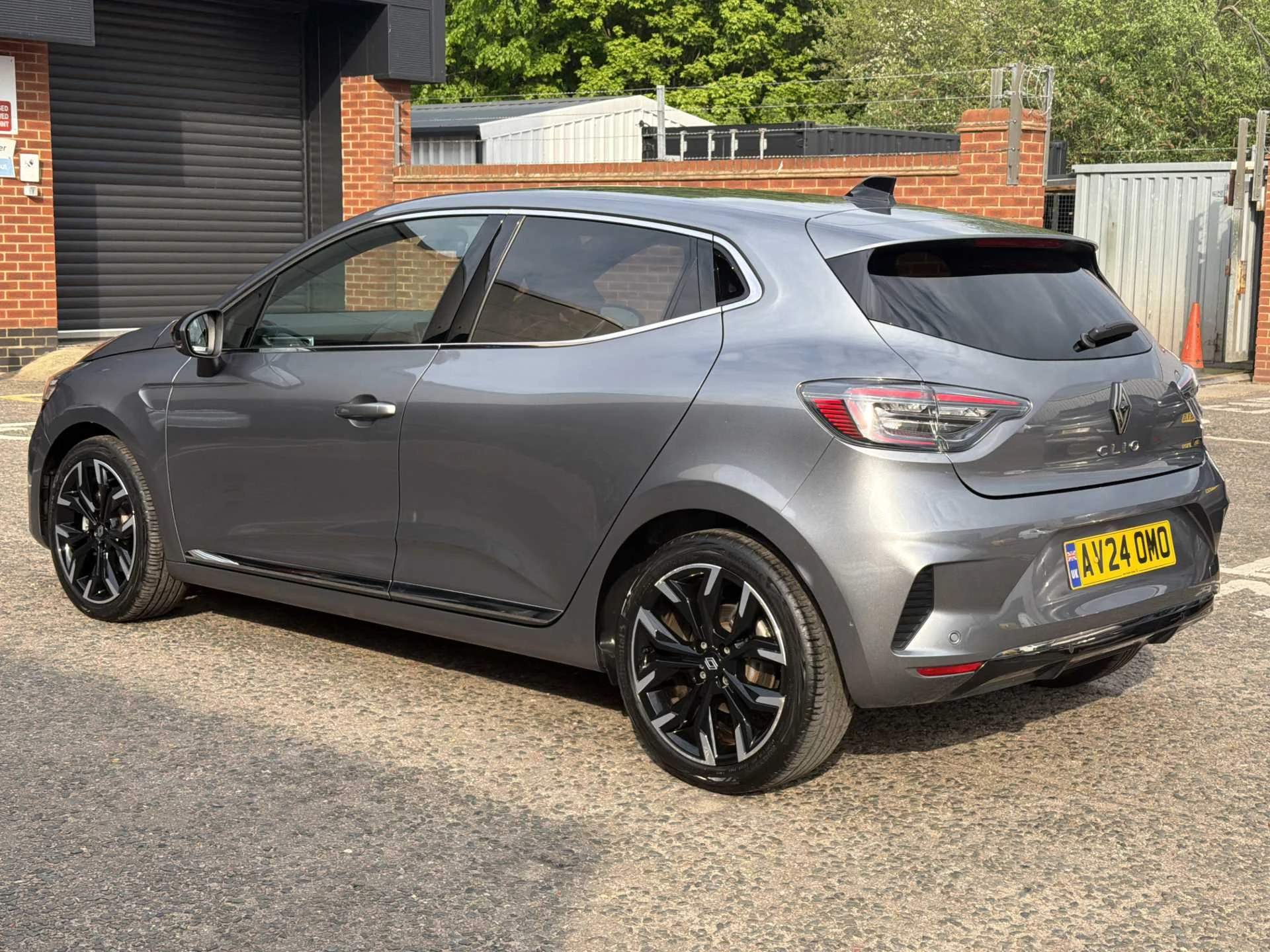 Vehicle image 3