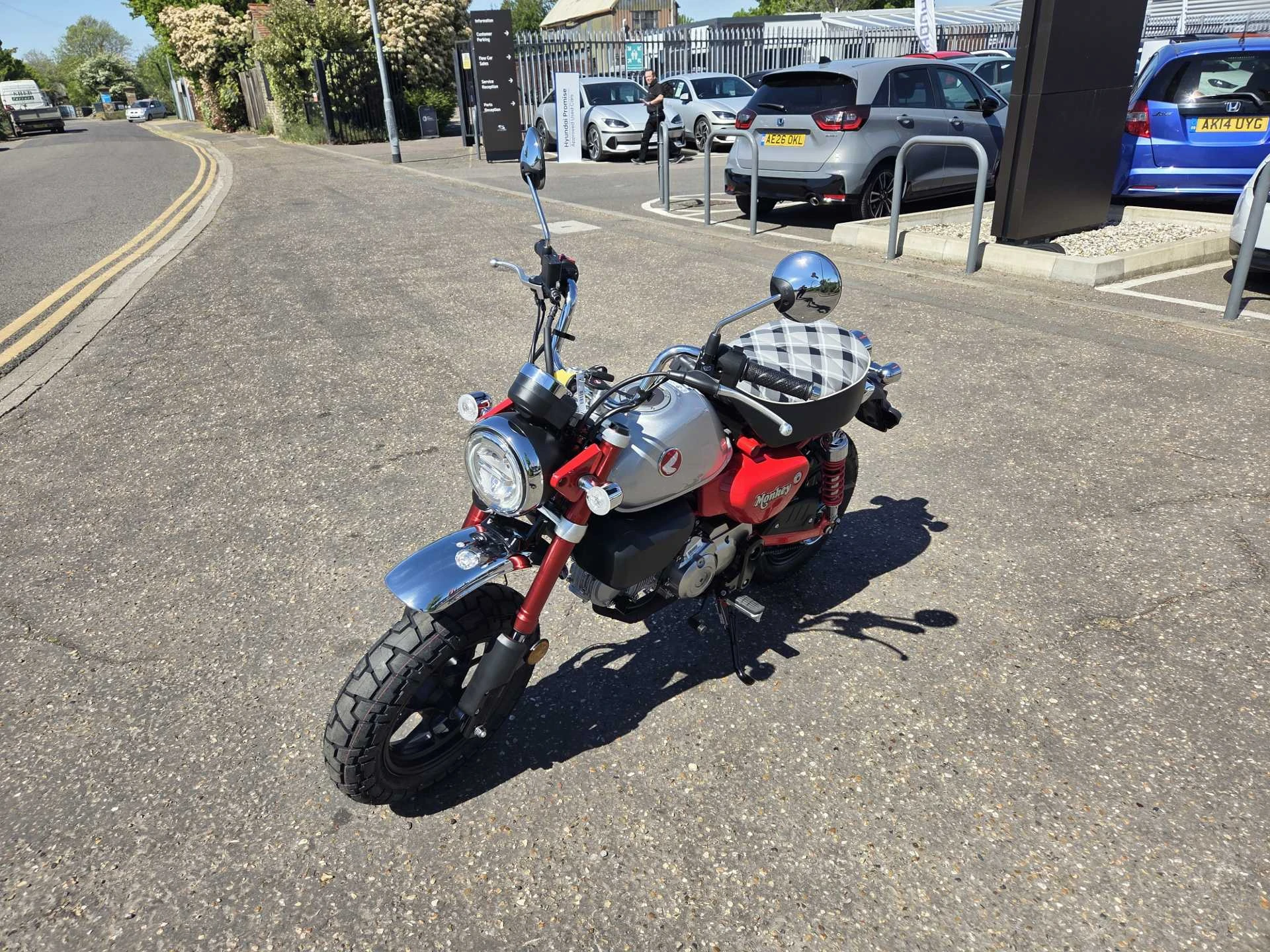 Vehicle image 7