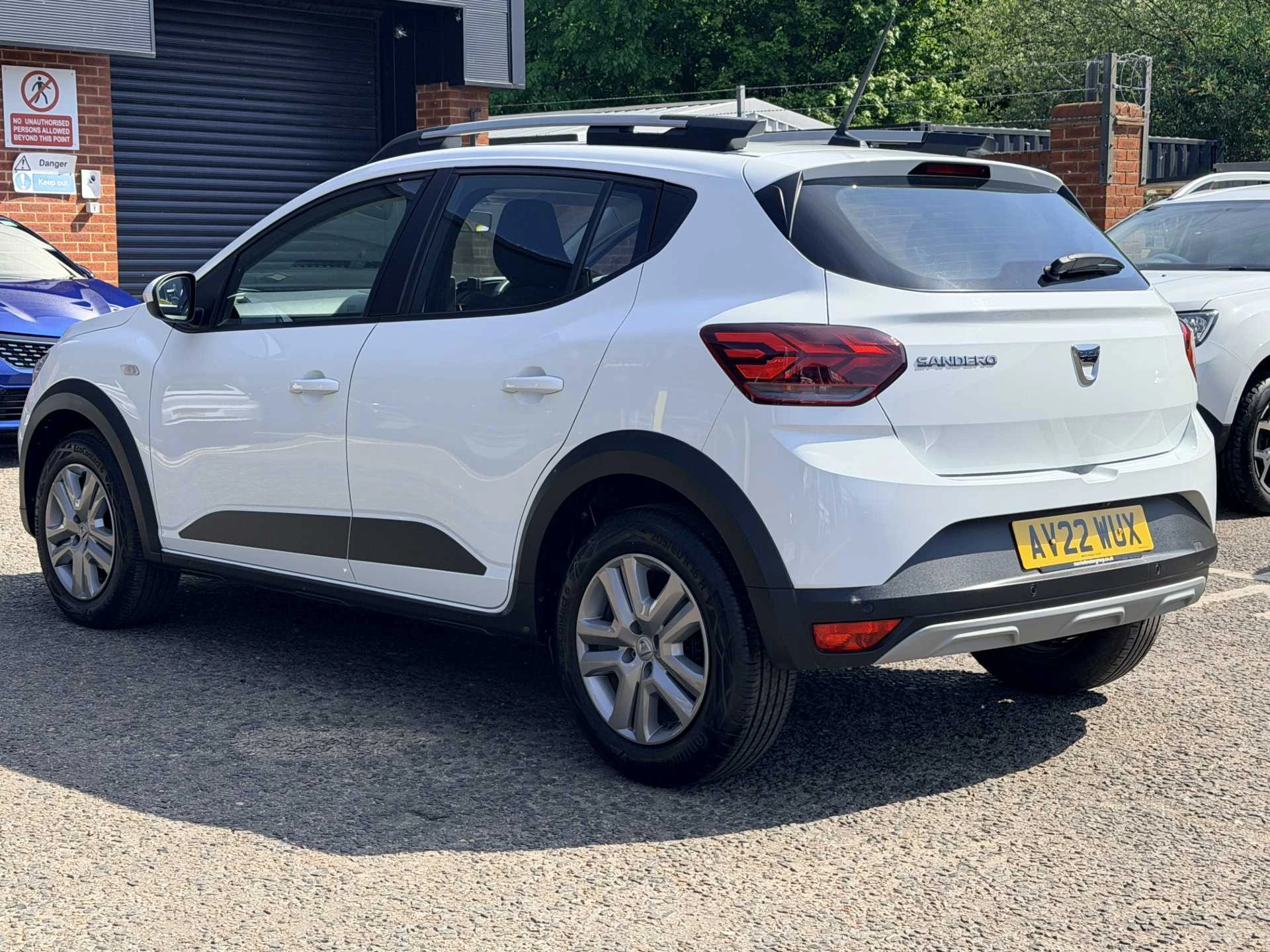 Vehicle image 3