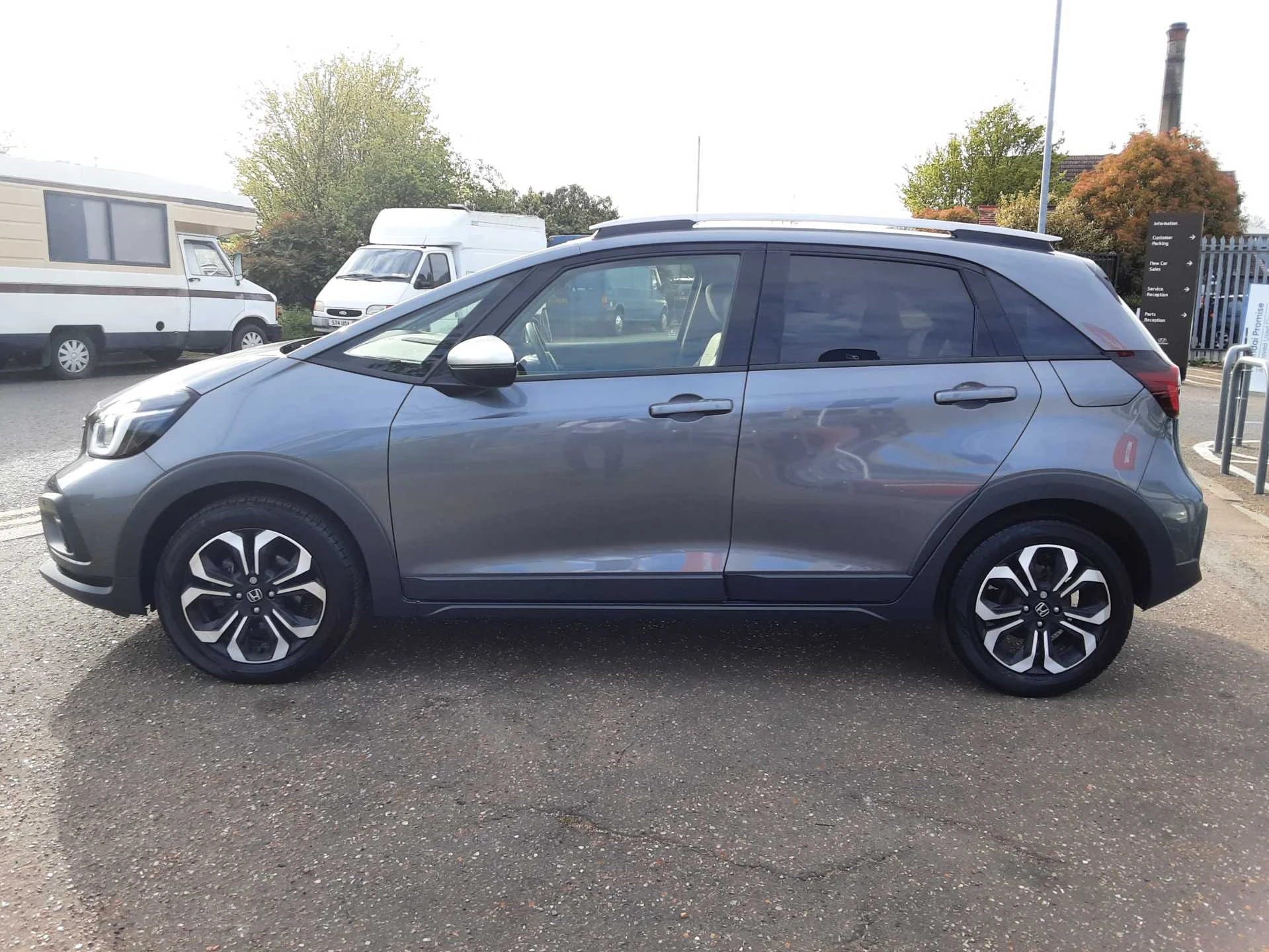 Vehicle image 6