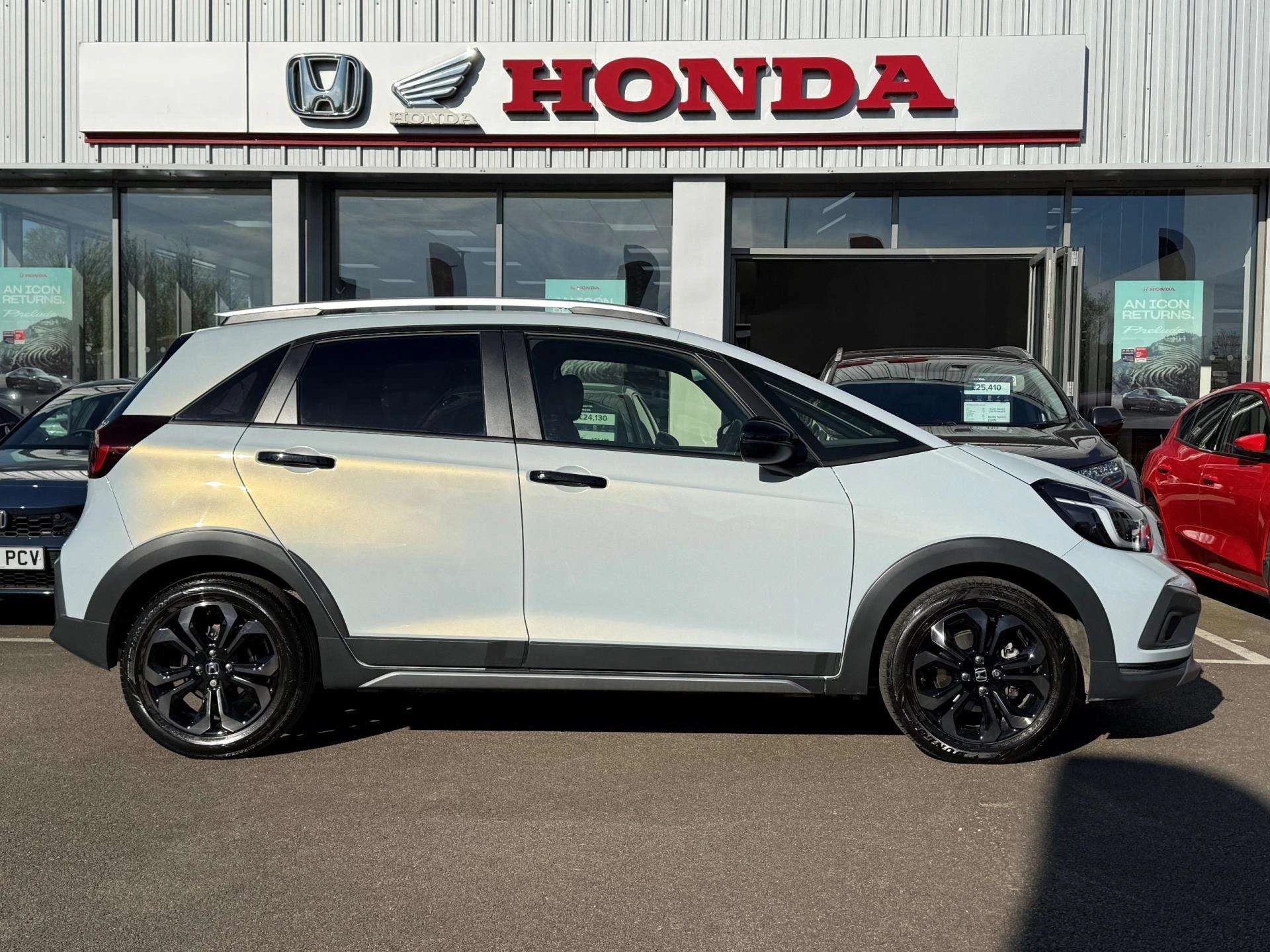Vehicle image 3