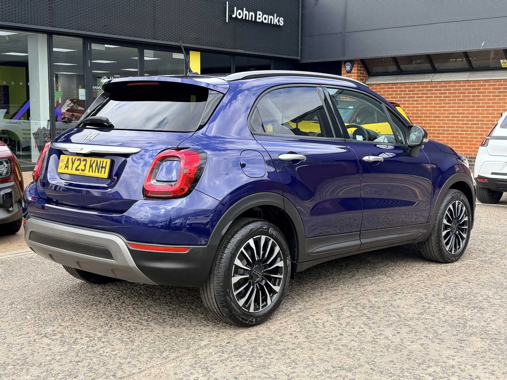 Vehicle image 4