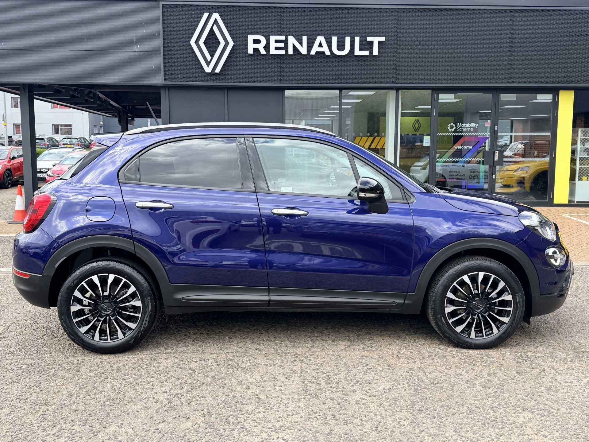 Vehicle image 5