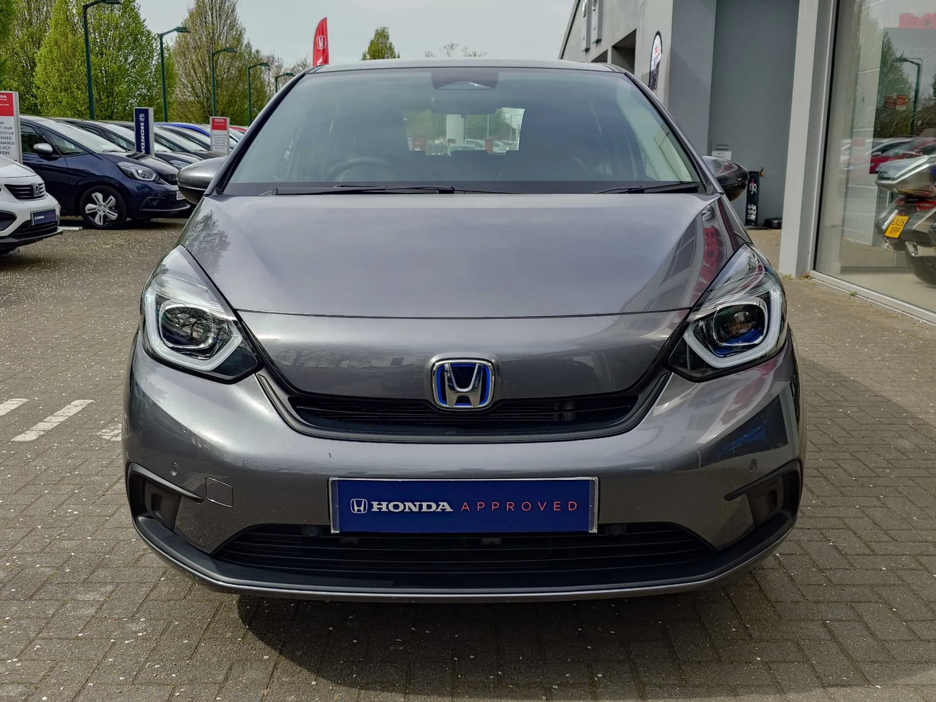 Vehicle image 6