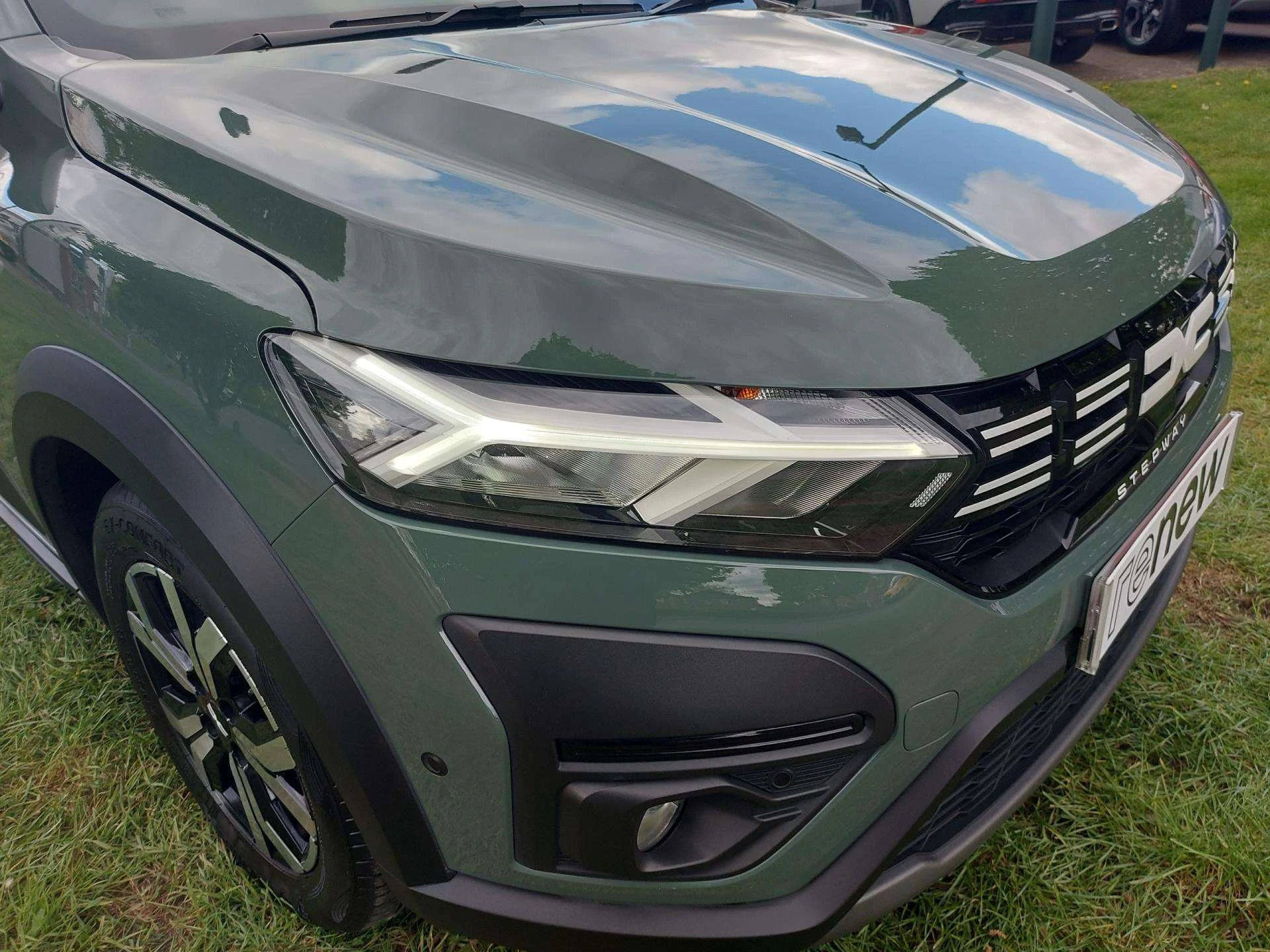 Vehicle image 7