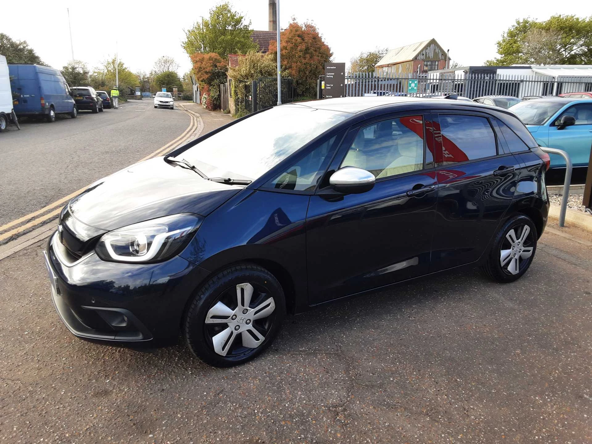 Vehicle image 6