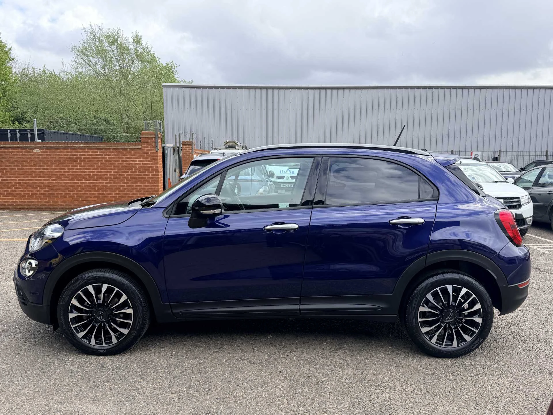 Vehicle image 7