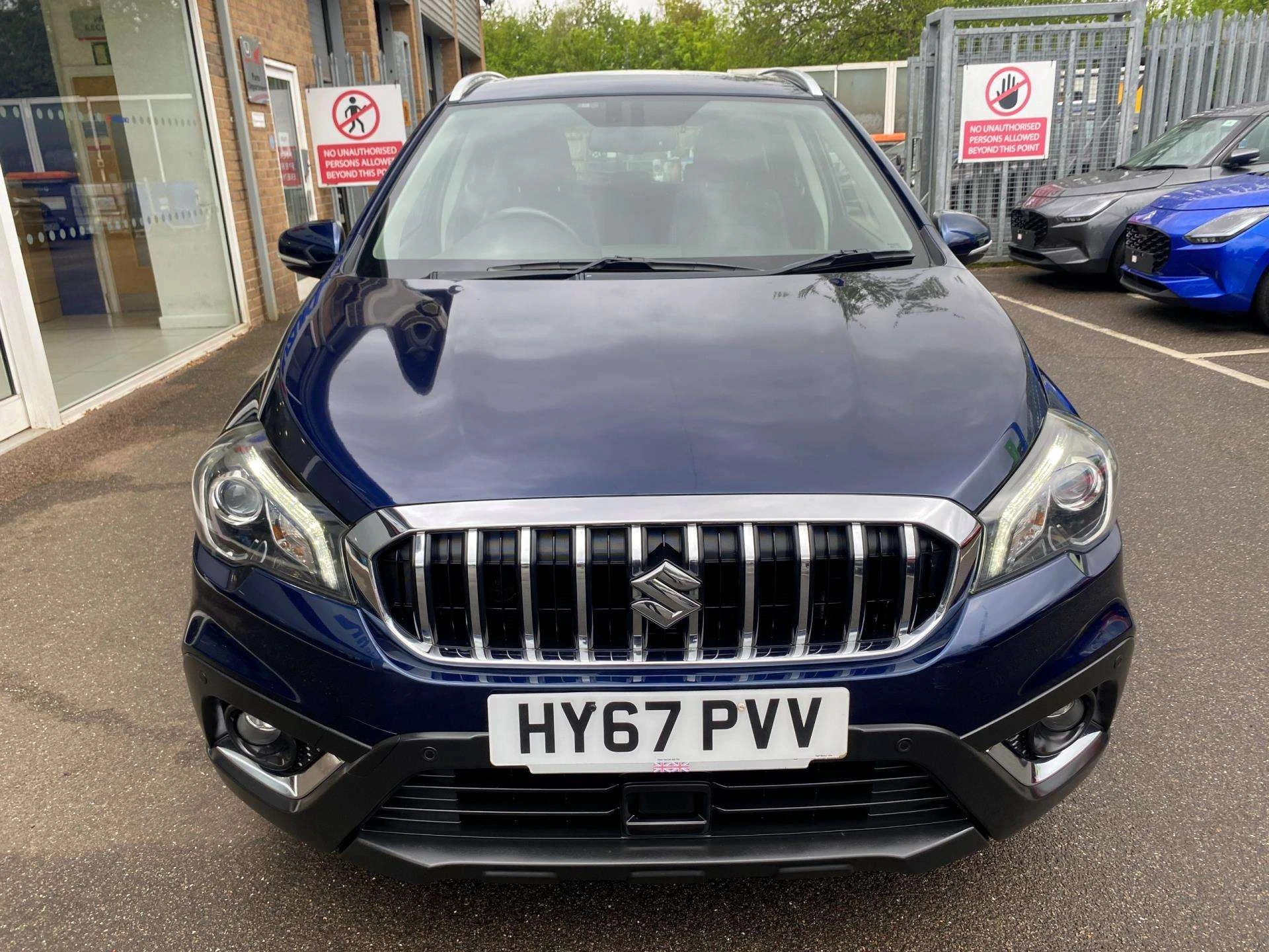 Vehicle image 4