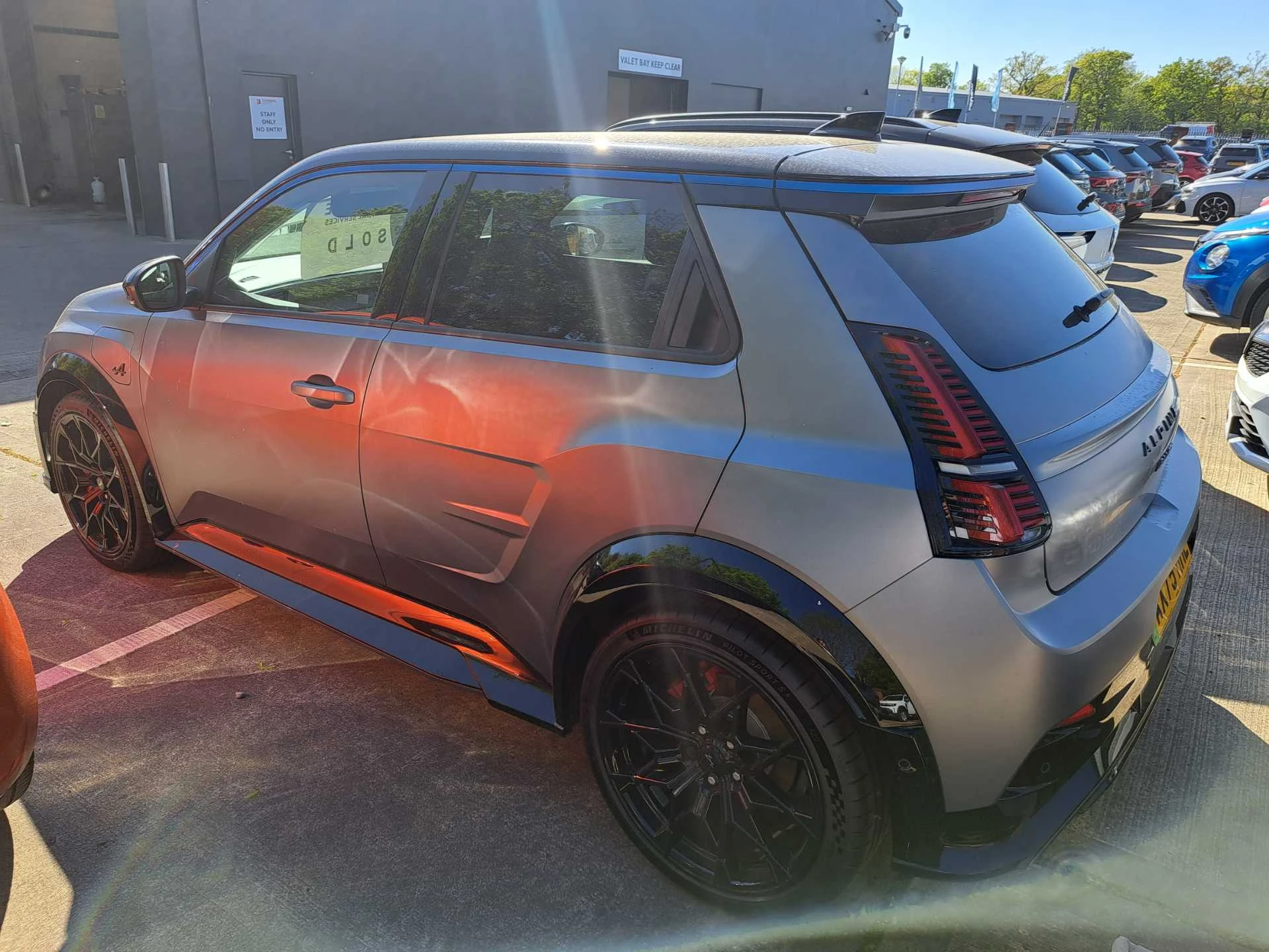 Vehicle image 5