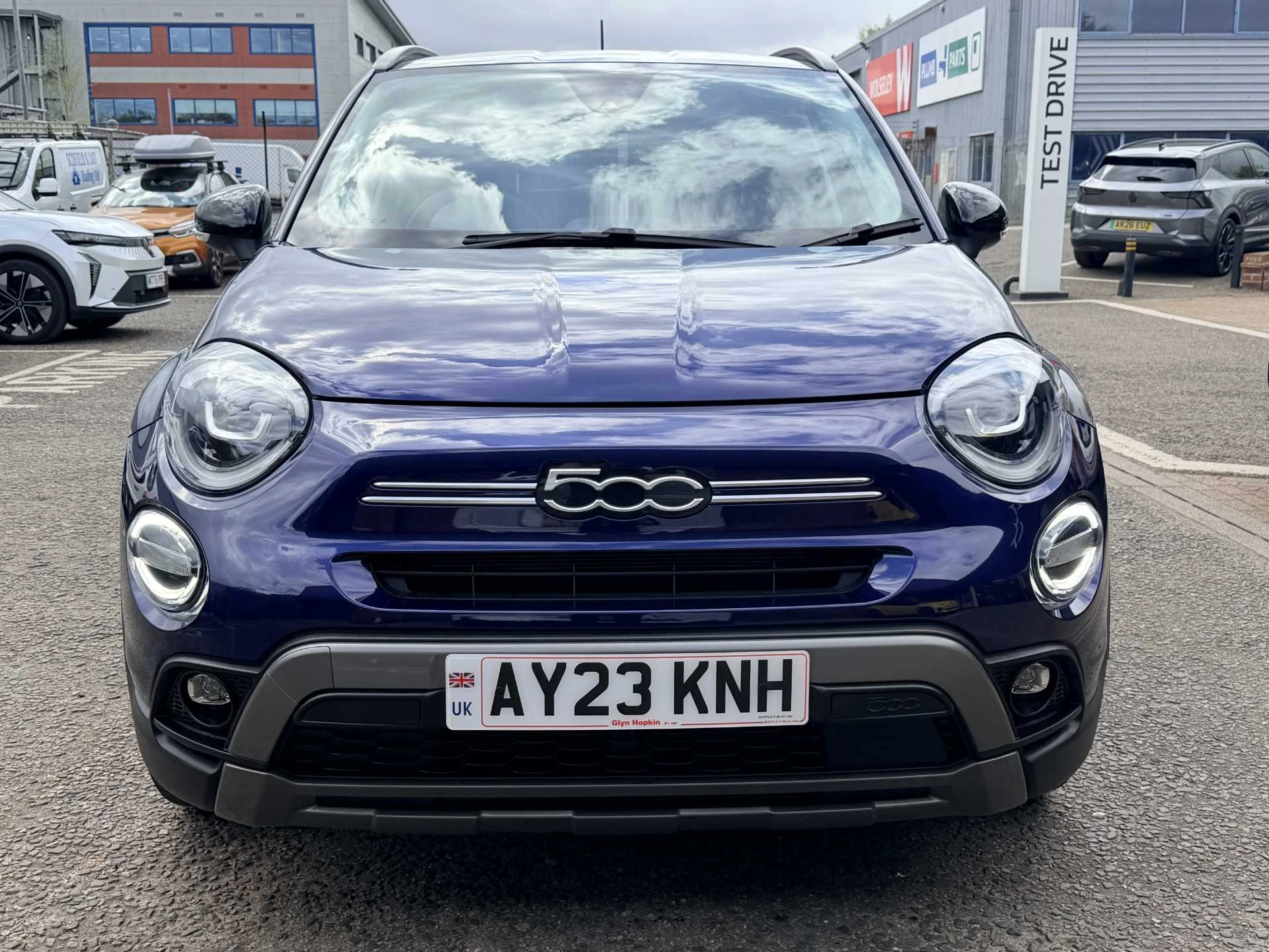 Vehicle image 6
