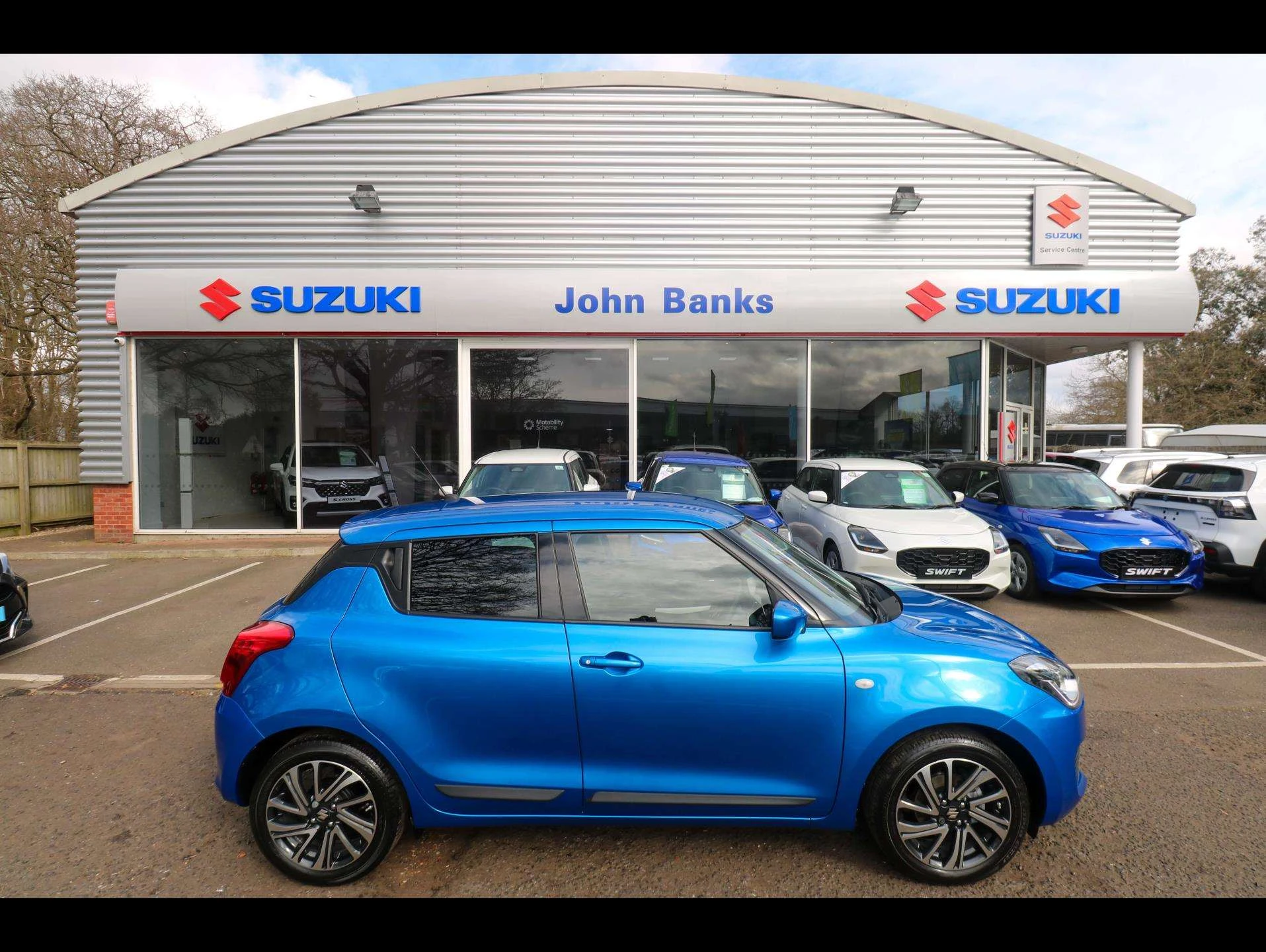 Vehicle image 5