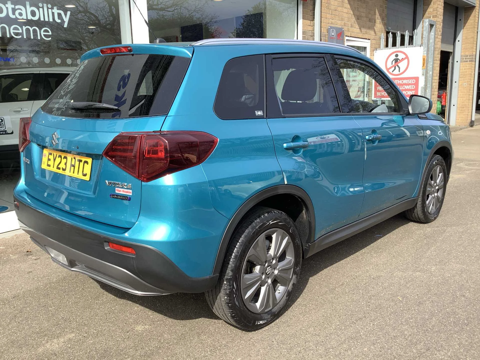 Vehicle image 6