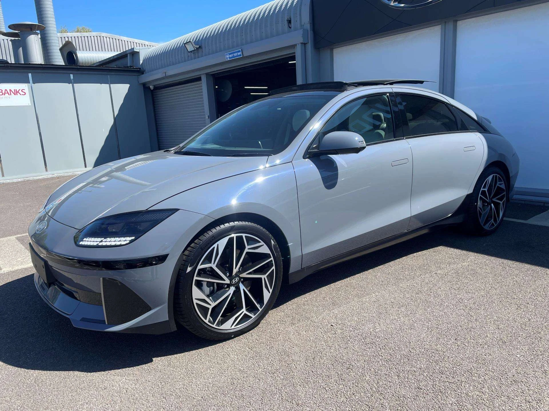 Vehicle image 6