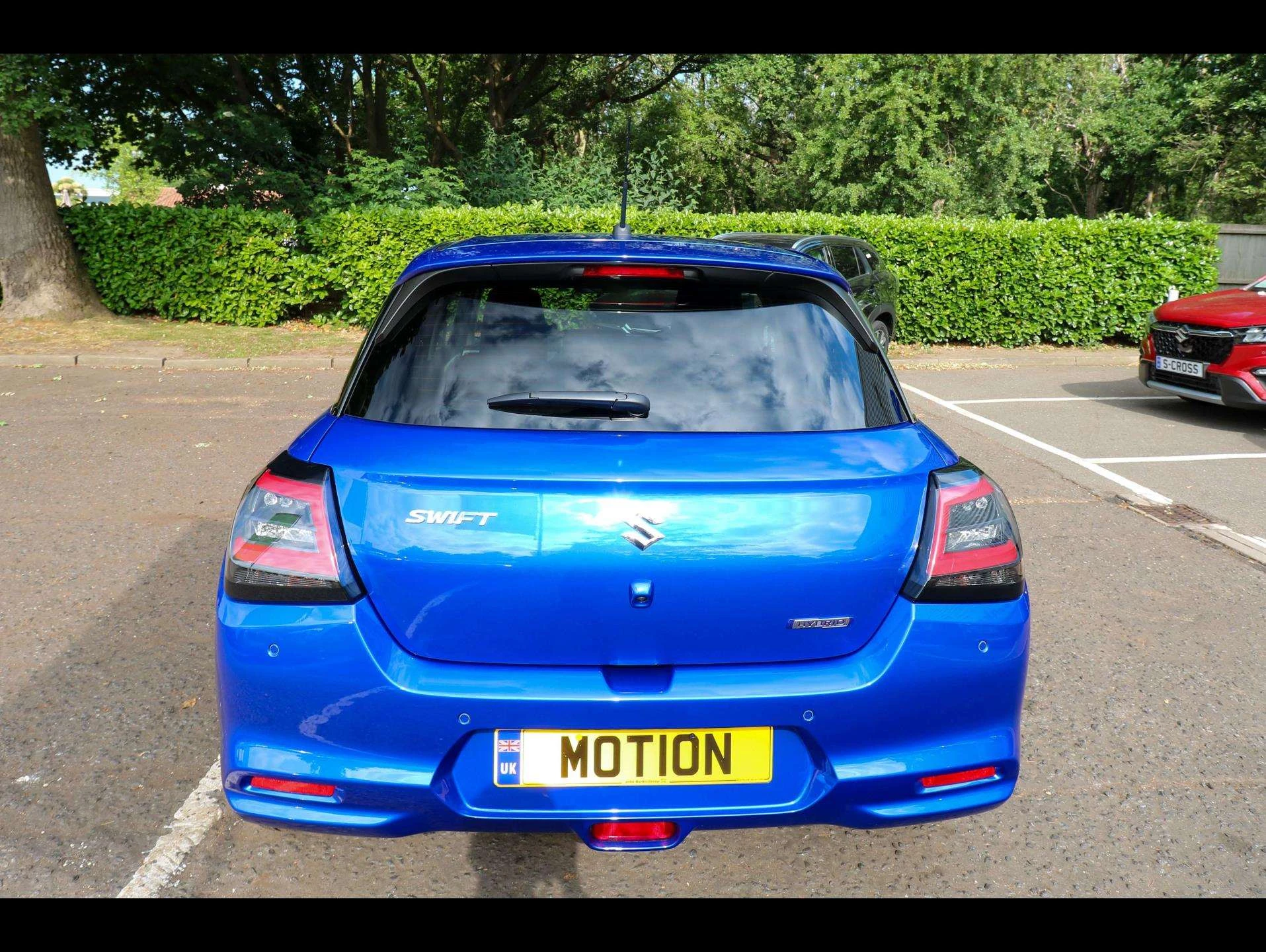 Vehicle image 4