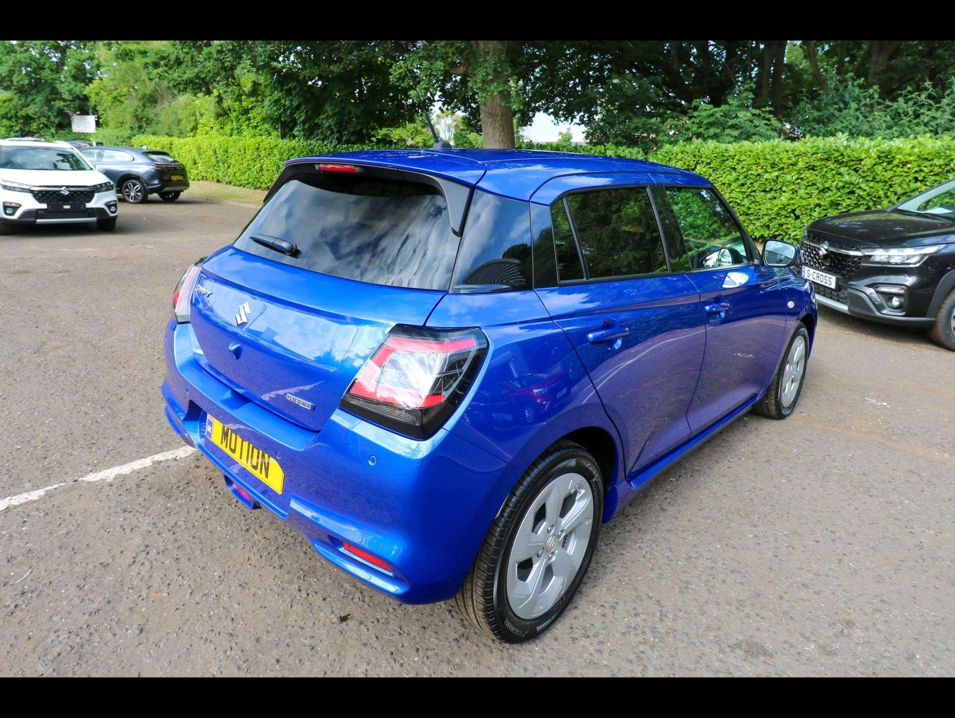 Vehicle image 6