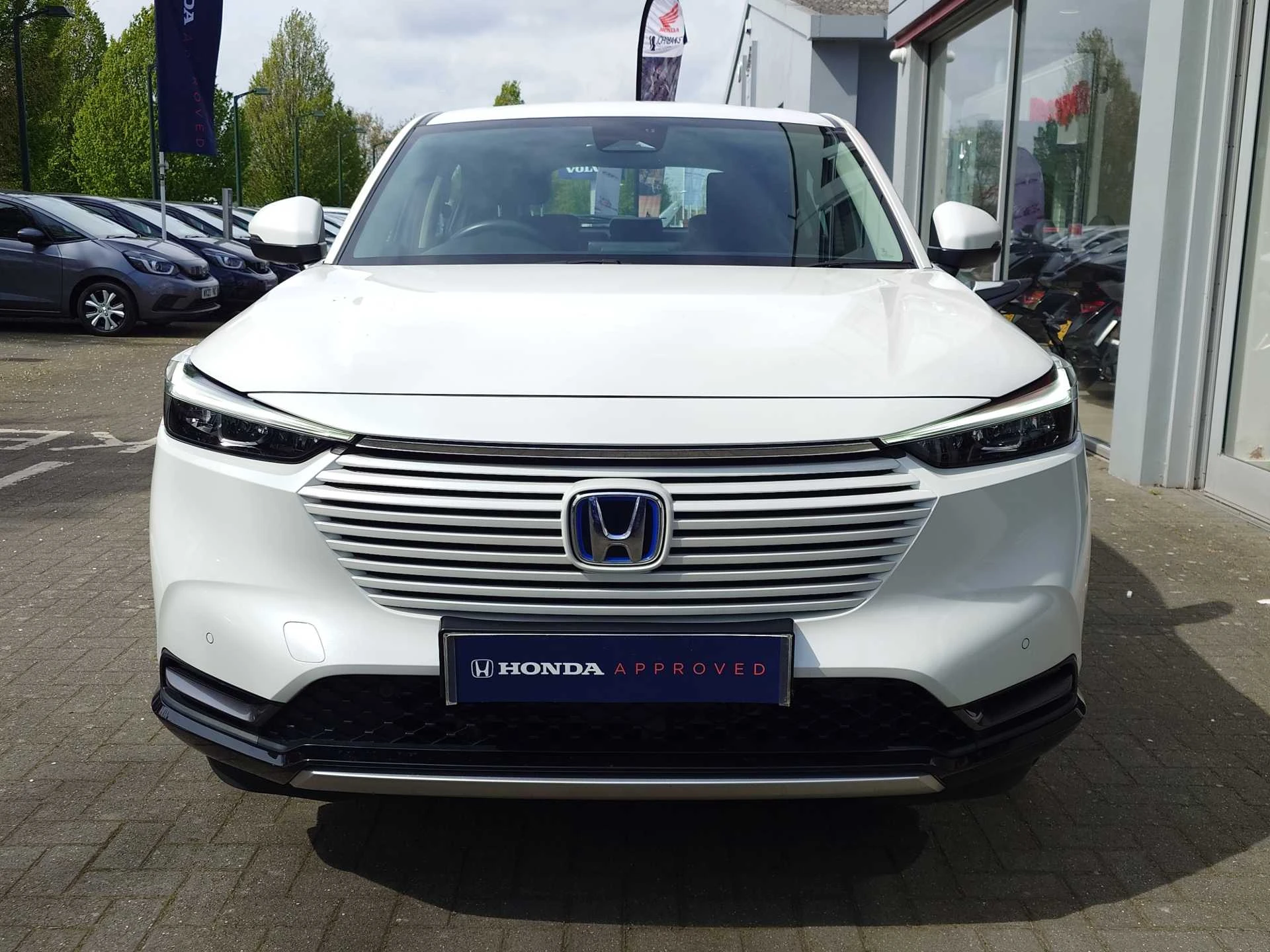 Vehicle image 6