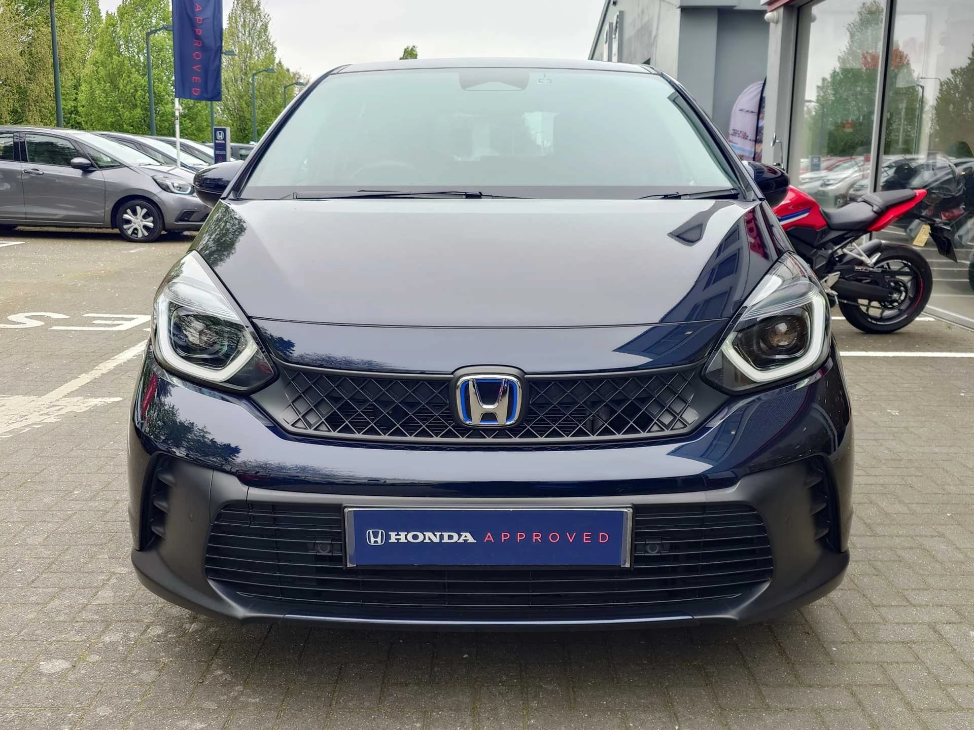 Vehicle image 6