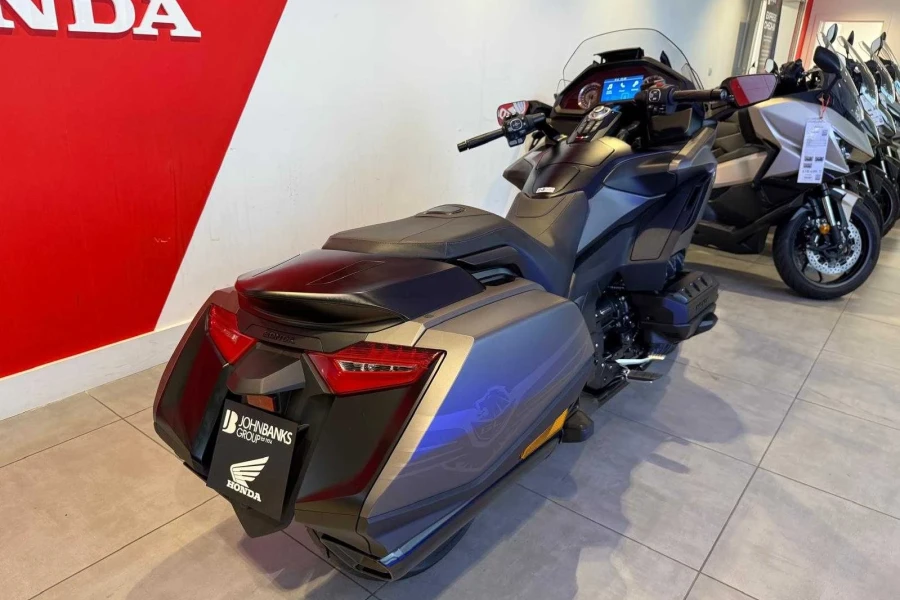Vehicle Image - 2
