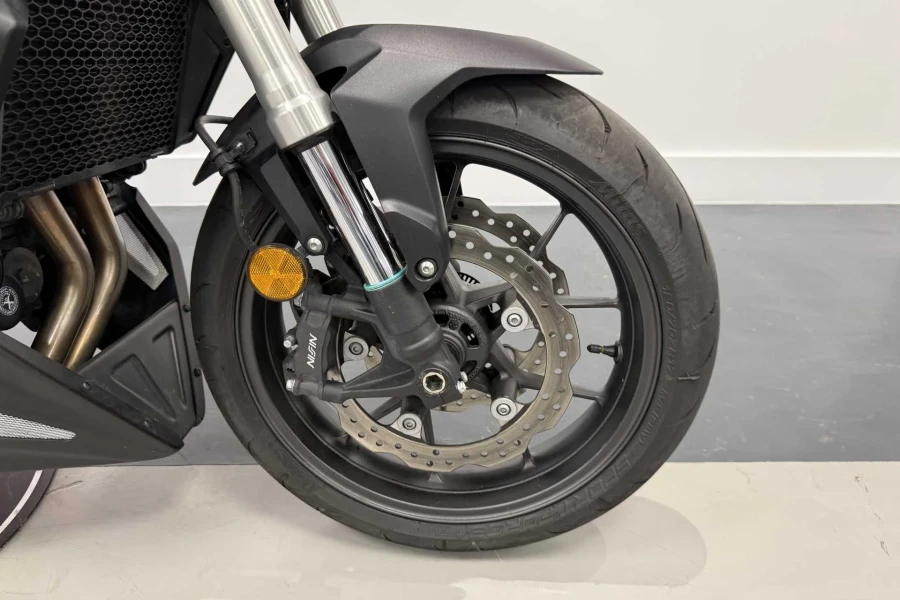 Vehicle Image - 3