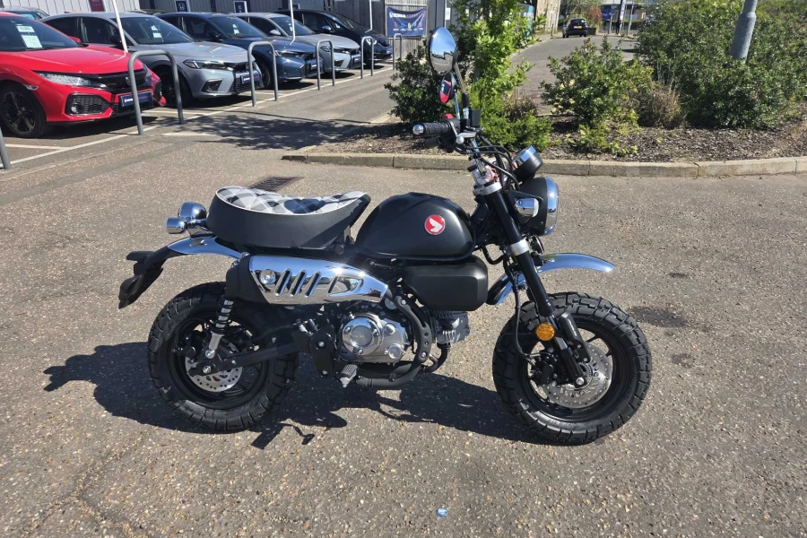 Vehicle Image - 1