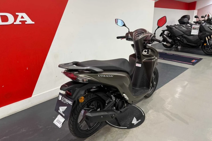 Vehicle Image - 2