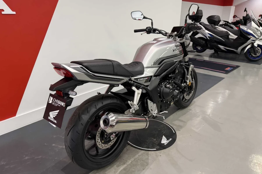 Vehicle Image - 2
