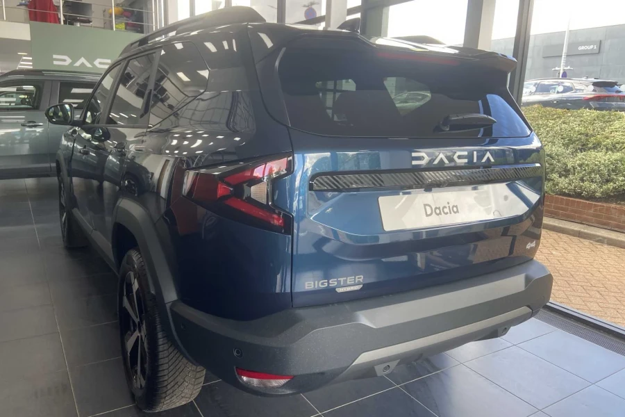 Vehicle Image - 3